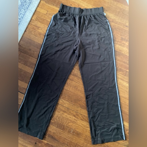 Chico's Sweatsuit Set (Size 2 top/Size 1 bottoms) - Picture 7 of 8